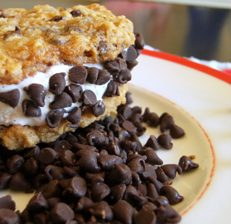 helado casero con galletas de chocolate
