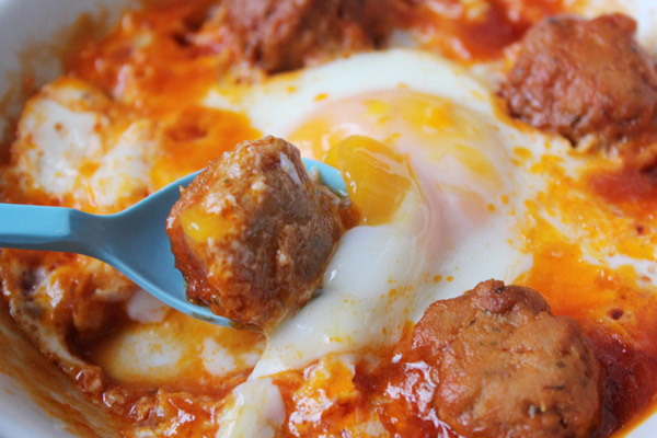 Albondigas de atun Isabel con huevos al plato