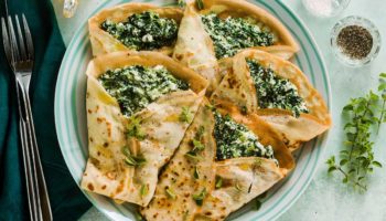crepes stuffed with spinach and ricotta cheese