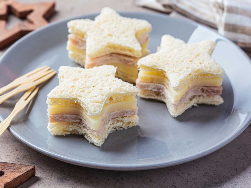 canapes de navidad con pan de molde para ninos 30 recetas de Navidad fáciles para niños que funcionan siempre canapés con pan de molde para niños