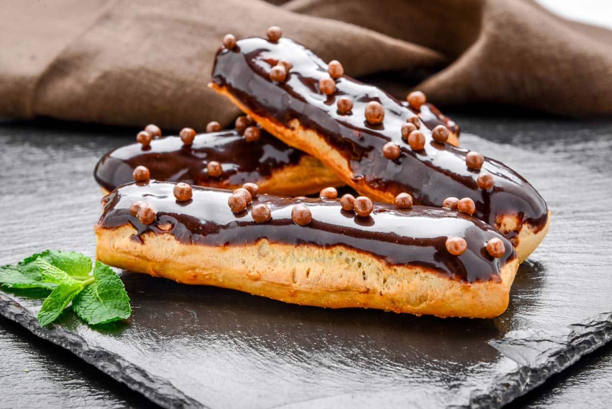 eclair de chocolate con masa choux