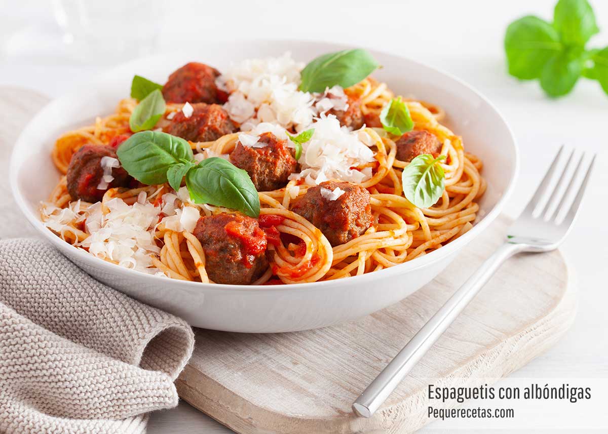 como hacer spaghetti con albondigas