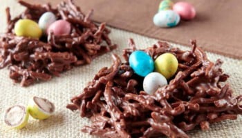 ninhos de chocolate doce para a páscoa