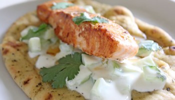 Salmonyogur - Salmón A La Plancha Con Salsa De Yogur Y Pepino