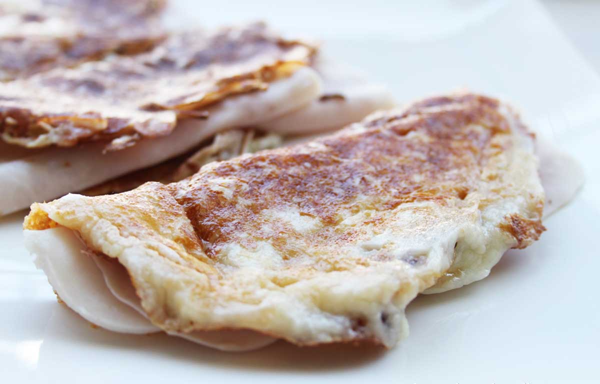 Crepes de queso sin harina ni huevo (receta fácil con 2 ingredientes)