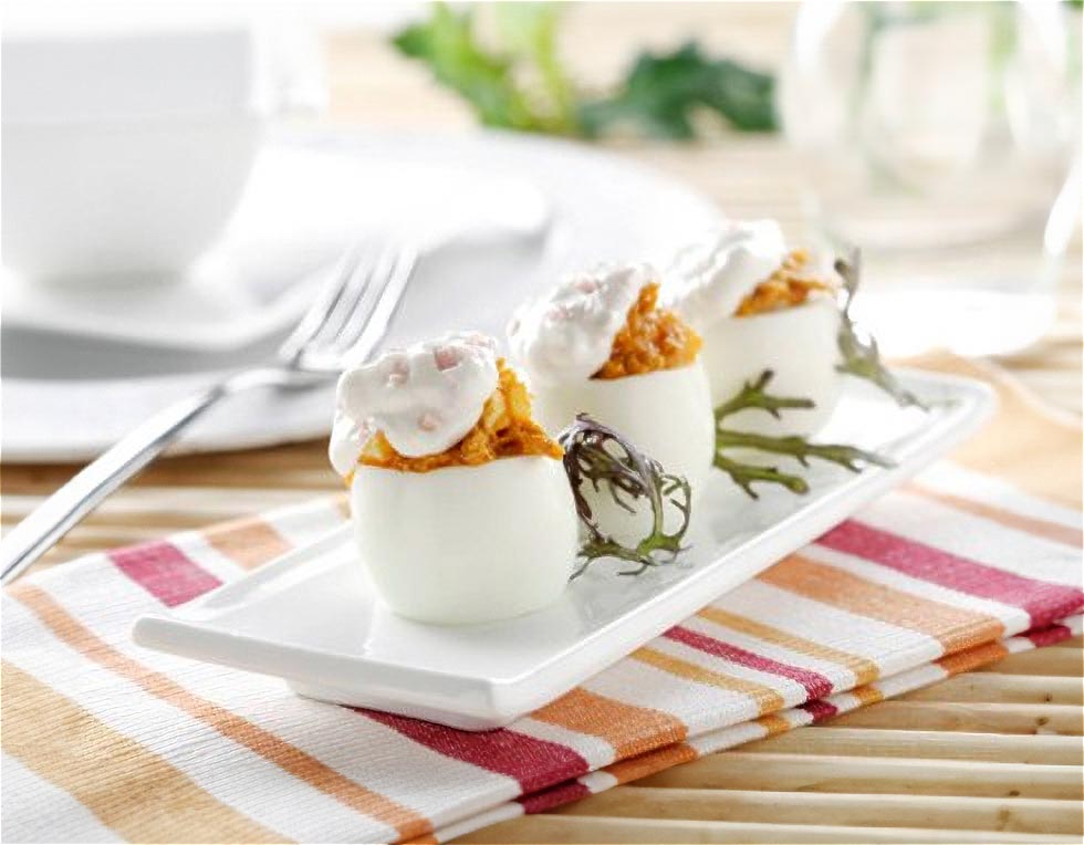 Huevos rellenos de queso Philadelphia con atún