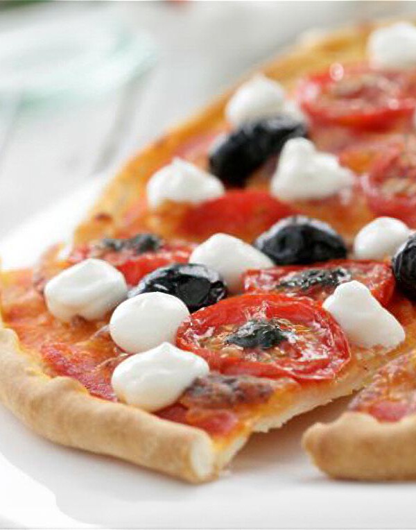 Pizza Con Queso Phialdelphia Y Tomates Cherry