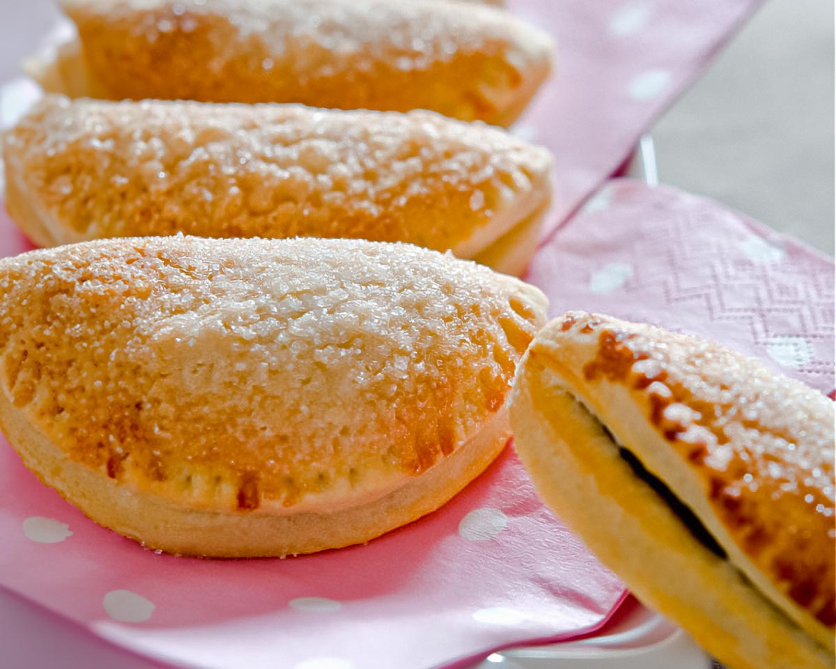 Tortas de manteca rellenas de chocolate