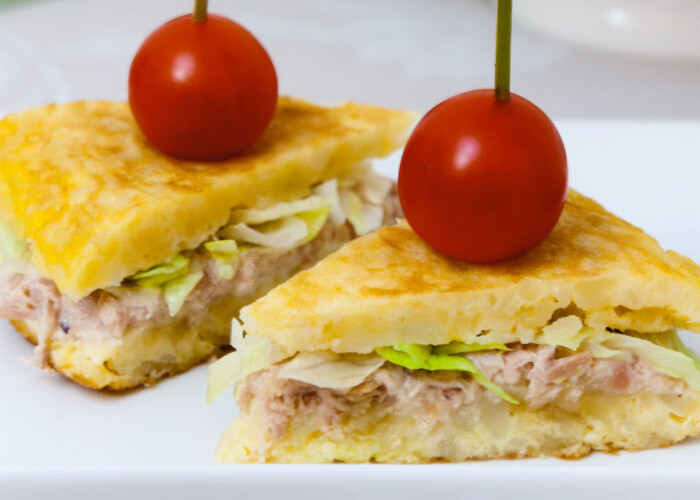 Spanish omelette stuffed with tuna