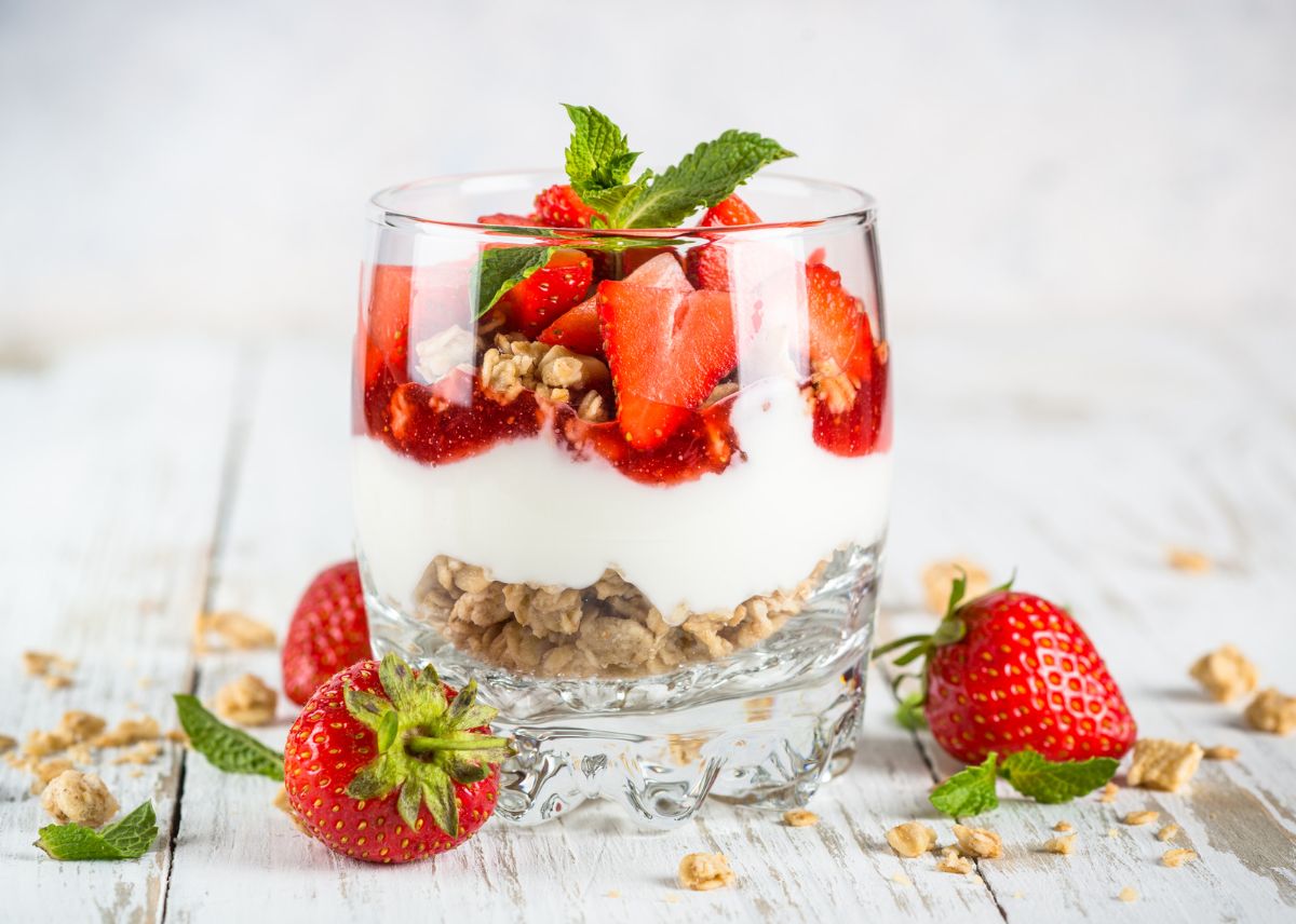 strawberries with yogurt dessert 2 -