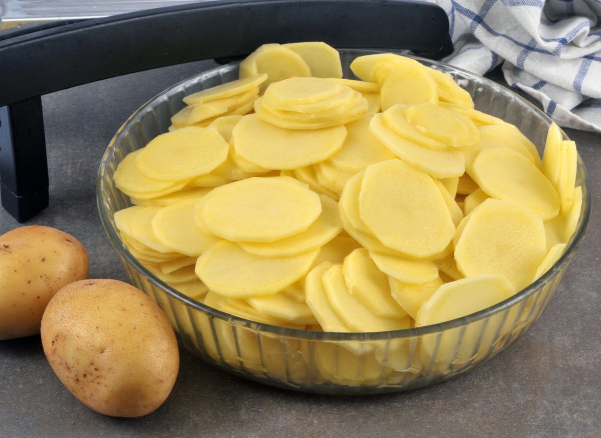 cut potatoes into slices