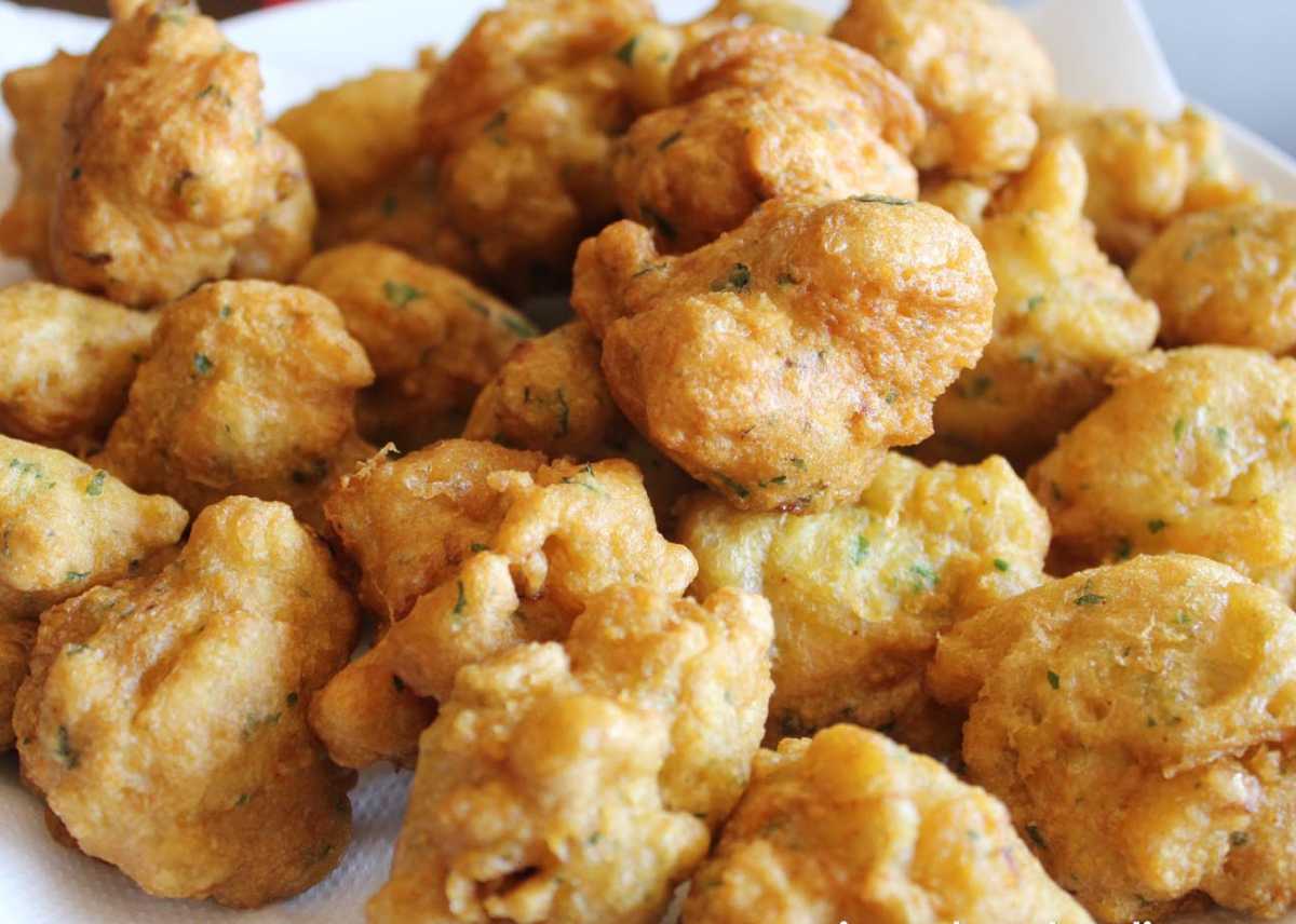 how to fry crispy cod fritters -