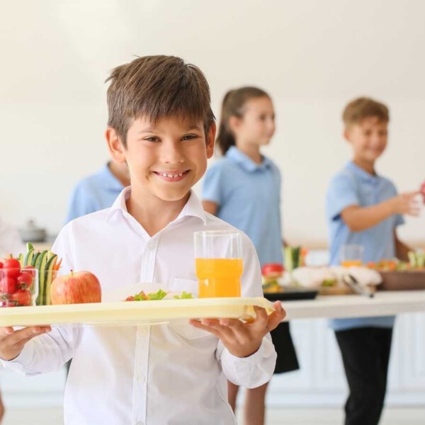 alimentación de los niños en periodo escolar