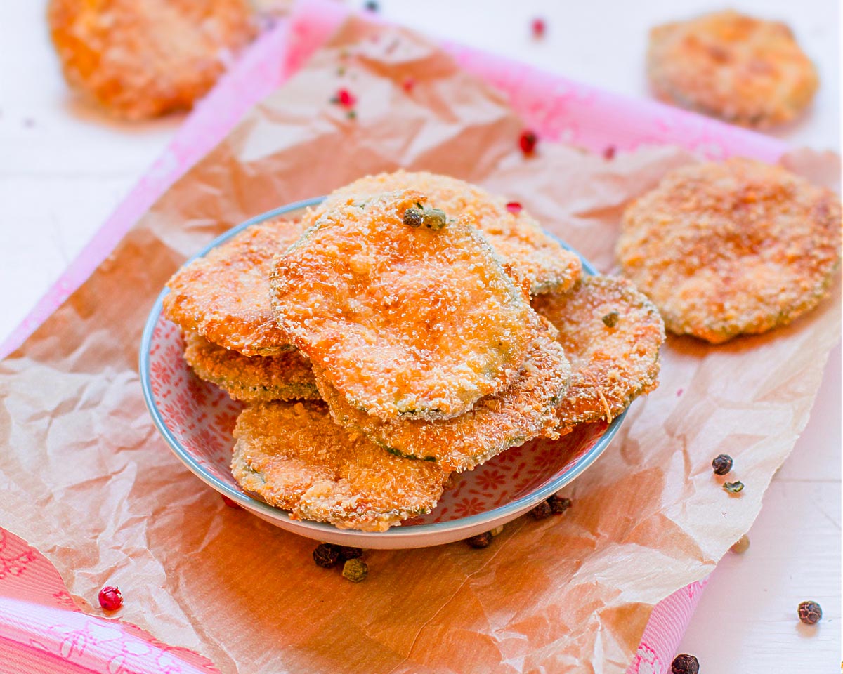 Calabacín rebozado al horno en forma de chips