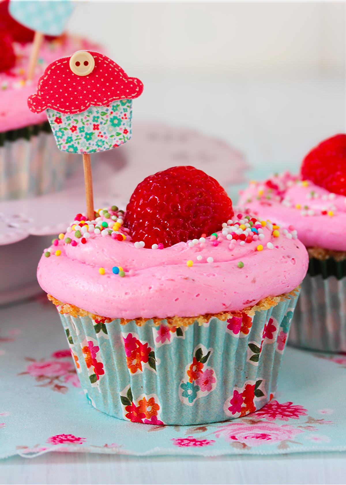 how to make strawberry cupcakes with strawberry frosting