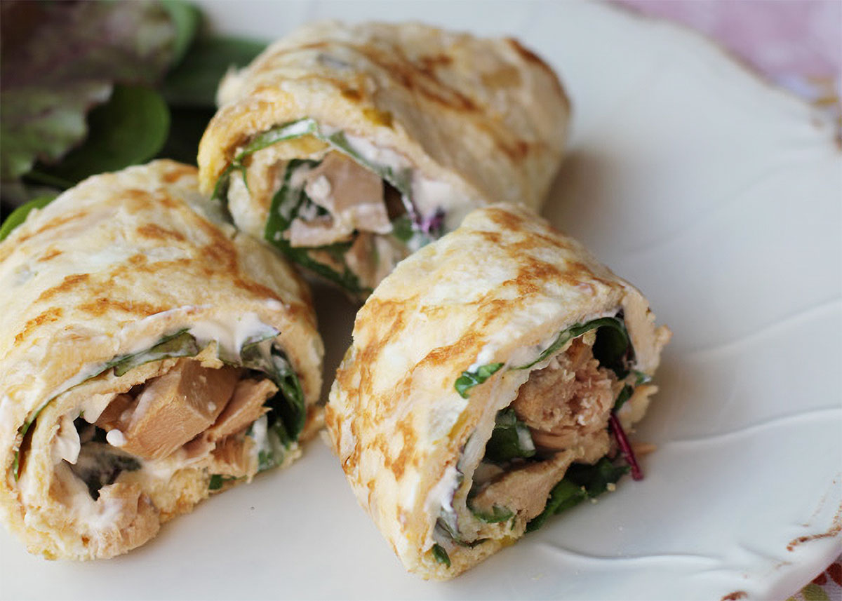 Rollitos de tortilla rellenos con atún