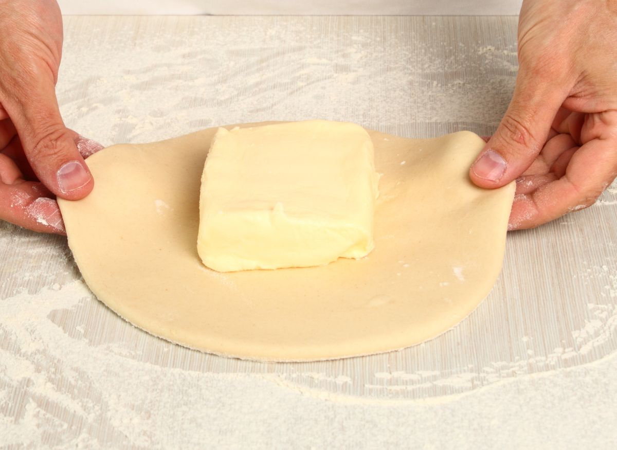 Hojaldre De Mantequilla Receta - Croissants Caseros (Cómo Hacer Cruasanes Esponjosos Y Crujientes)