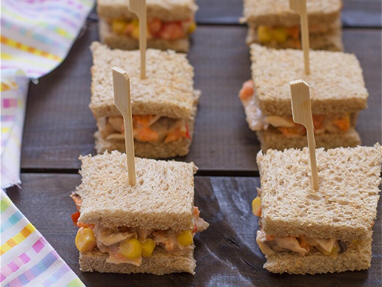 mini sándwiches de pollo para fiestas