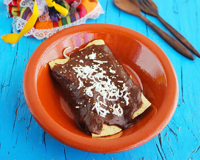 Enchiladas de pollo con mole (Enmoladas) PequeRecetas