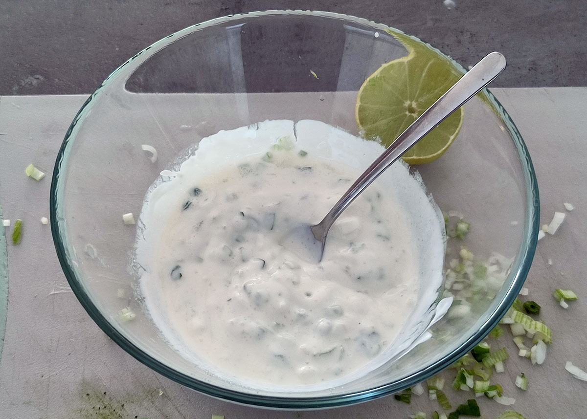 salsa yogur cebolleta albahaca -