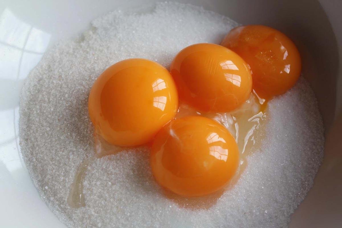 huevos con azucar -