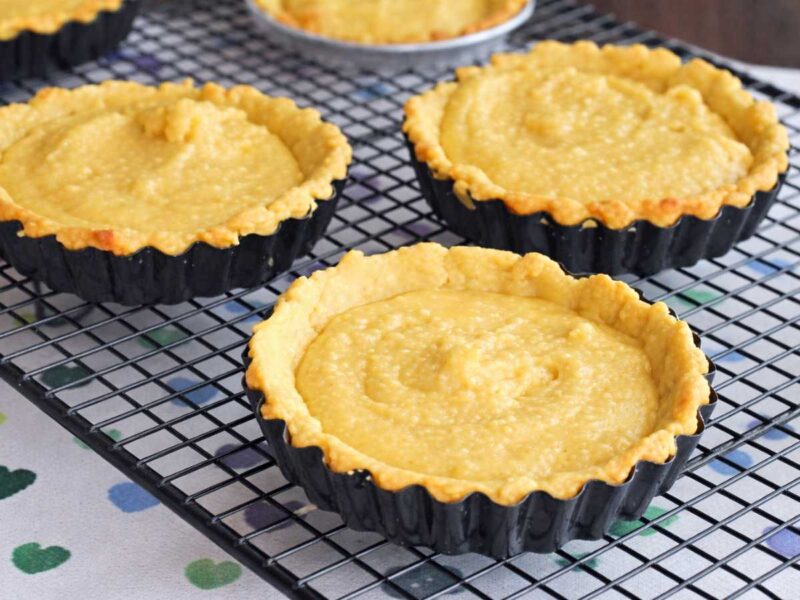 tartaletas de manzana rellenas de frangipane