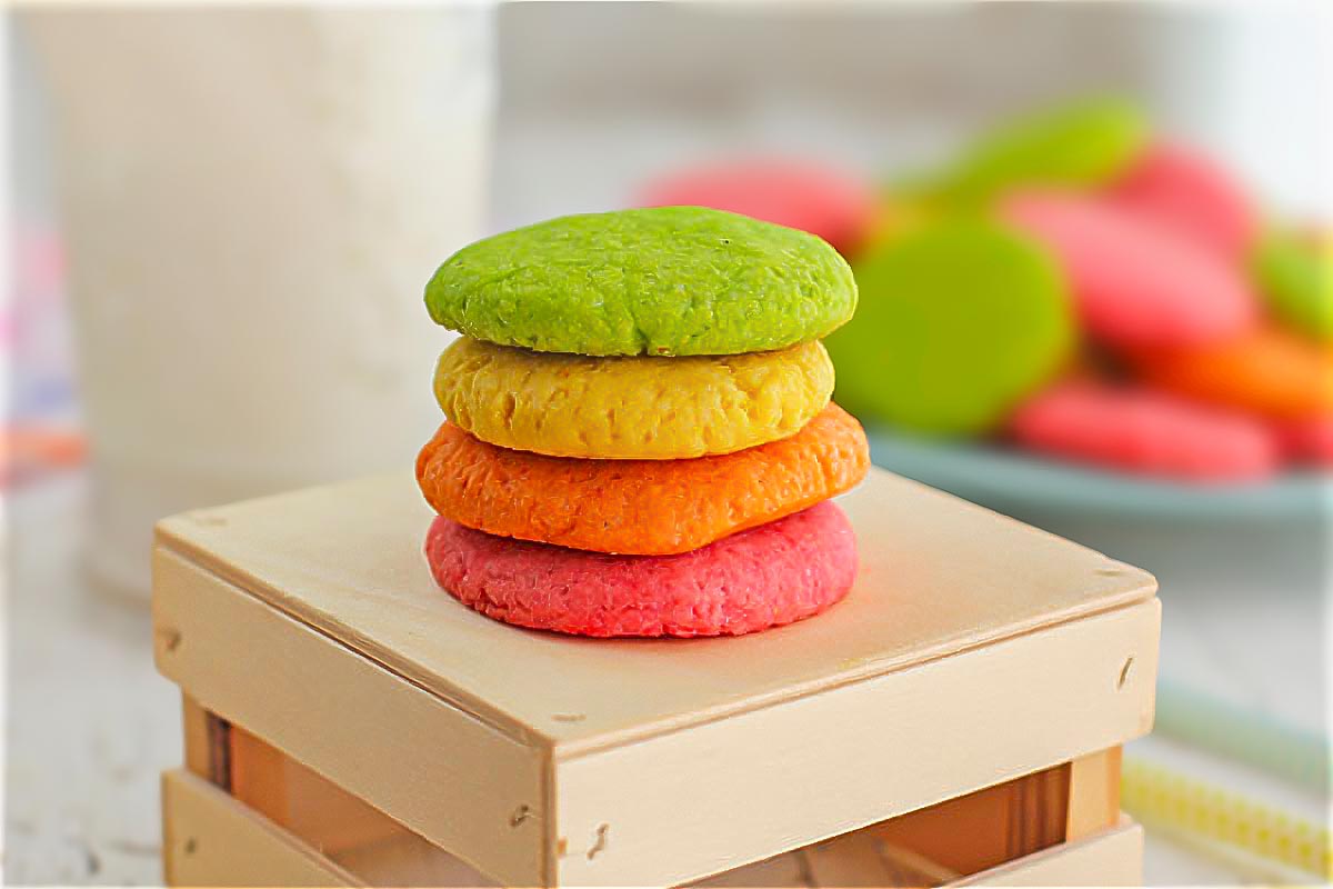 Galletas de colores con gelatina de sabores