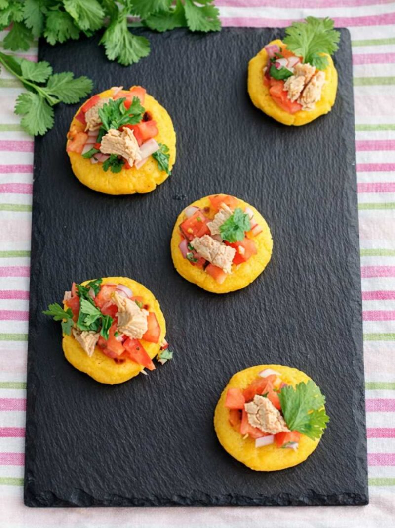 arepas con atun Arepas con atún y pico de gallo arepas con atun Arepas con atún y pico de gallo