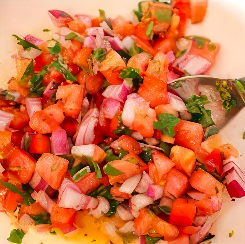 hacer pico de gallo Arepas con atún y pico de gallo hacer pico de gallo