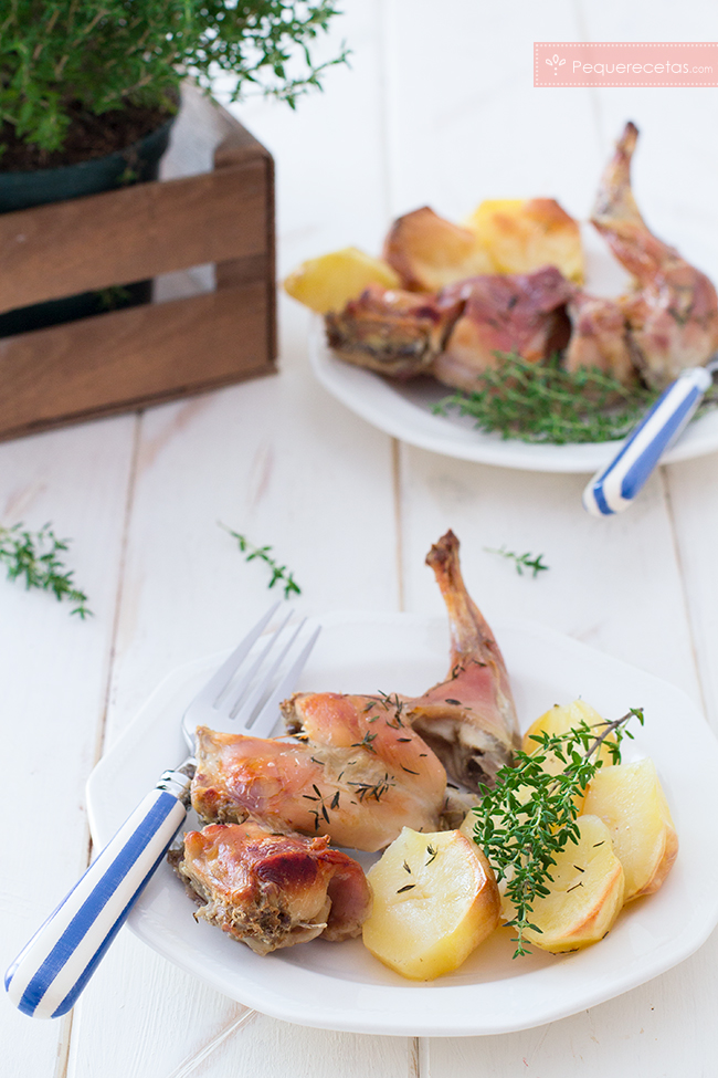 Conejo al horno con patatas (receta fácil de conejo asado) | PequeRecetas