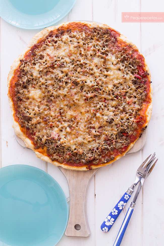 Pizza Barbacoa (receta fácil de pizza con carne picada y salsa barbacoa) -  PequeRecetas