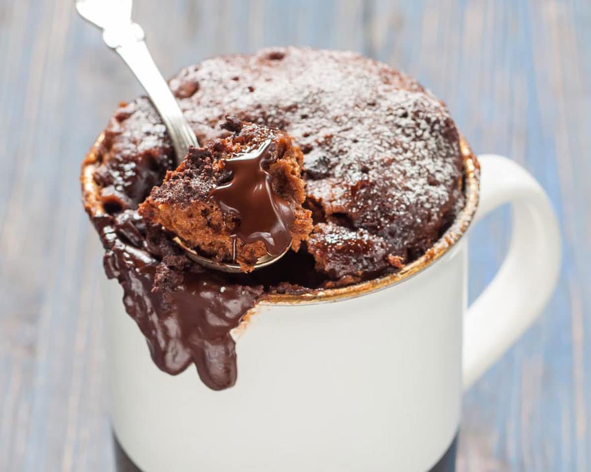 Bizcocho microondas o Mug Cake ¡en 3 minutos! - PequeRecetas