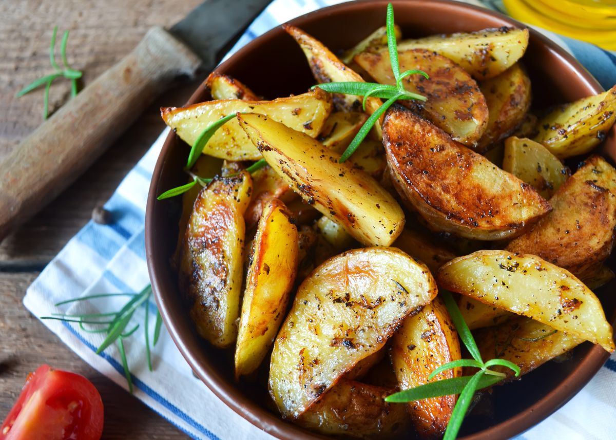 Patatas con romero al horno o en freidora de aire