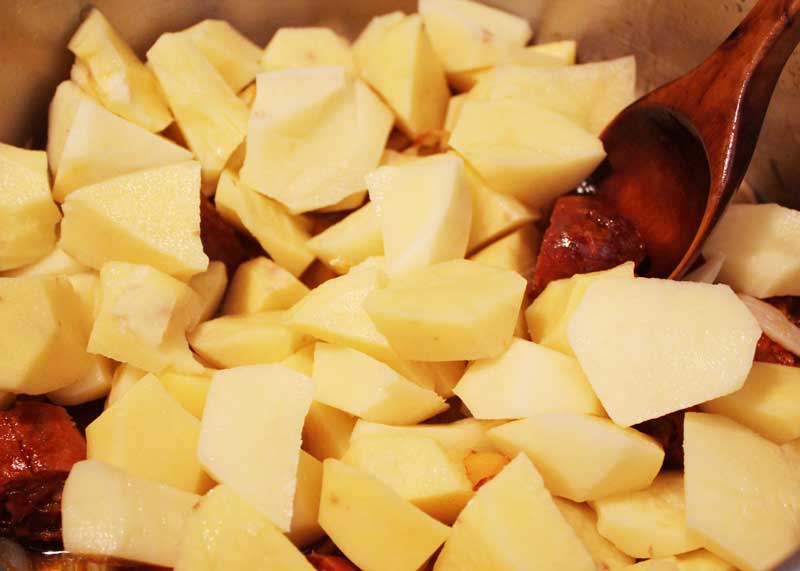 patatas con chorizo para guiso - Cómo hacer Patatas a la Riojana con chorizo