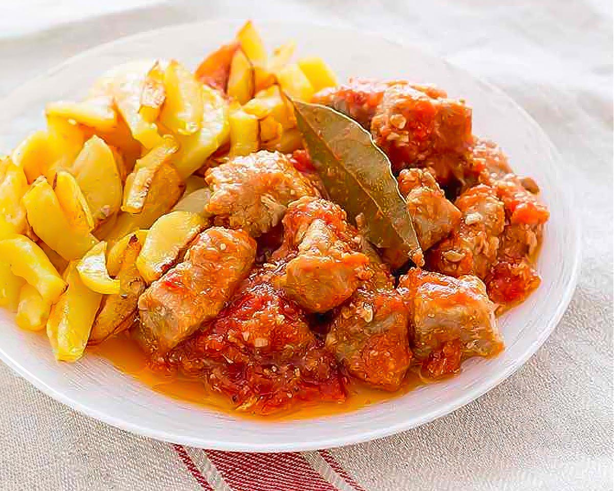 Magro de cerdo con tomate (receta FÁCIL tradicional)