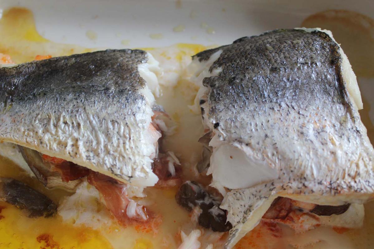 como cocinar colas de merluza rellenas al horno