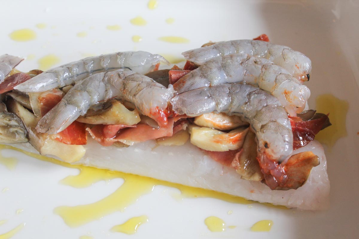 relleno de setas y langostinos para merluza
