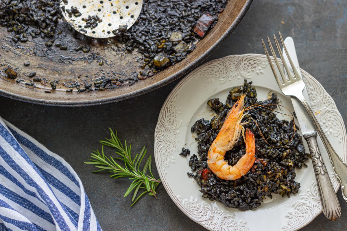 black rice with cuttlefish