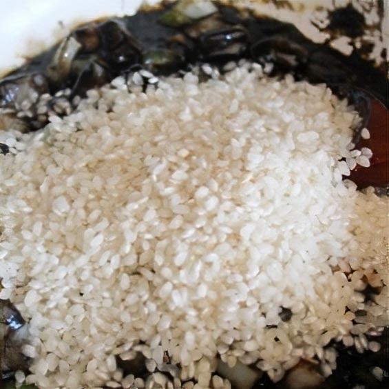 como hacer arroz negro -