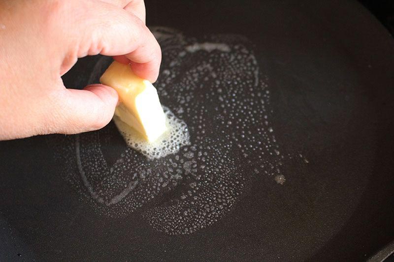 Engrasar Sarten Con Mantequilla - Tortitas Americanas Fáciles Y Esponjosas