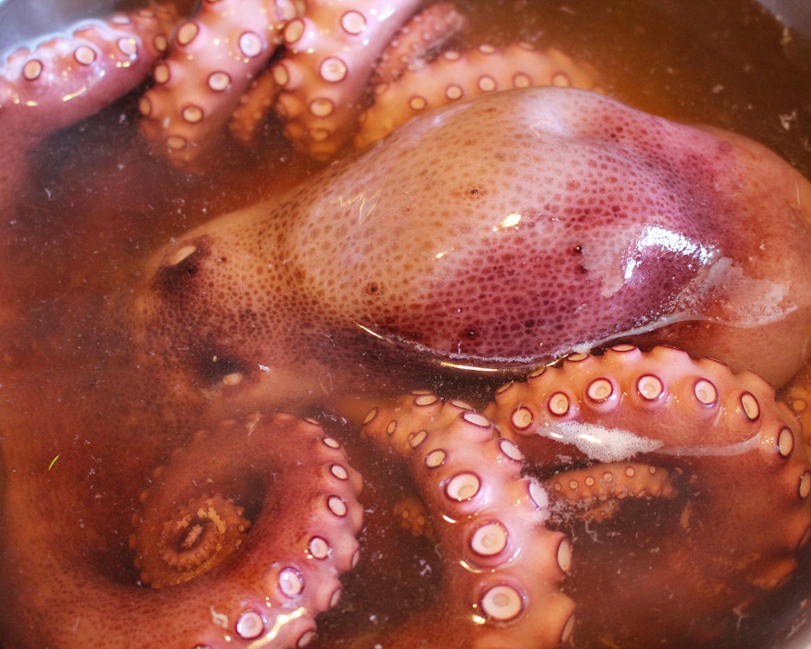 cook octopus technique scare the octopus