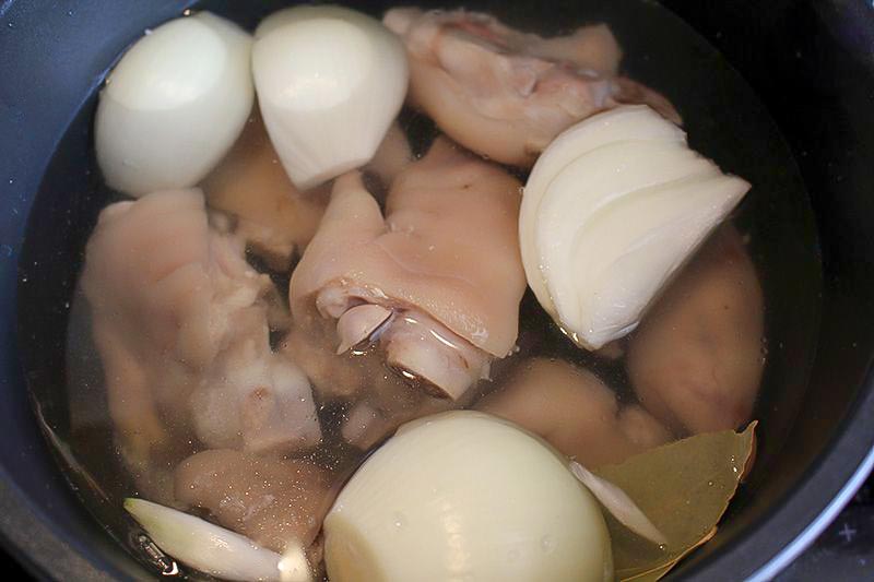 cocer manitas de cerdo - Manitas de cerdo en salsa (receta tradicional de la abuela)