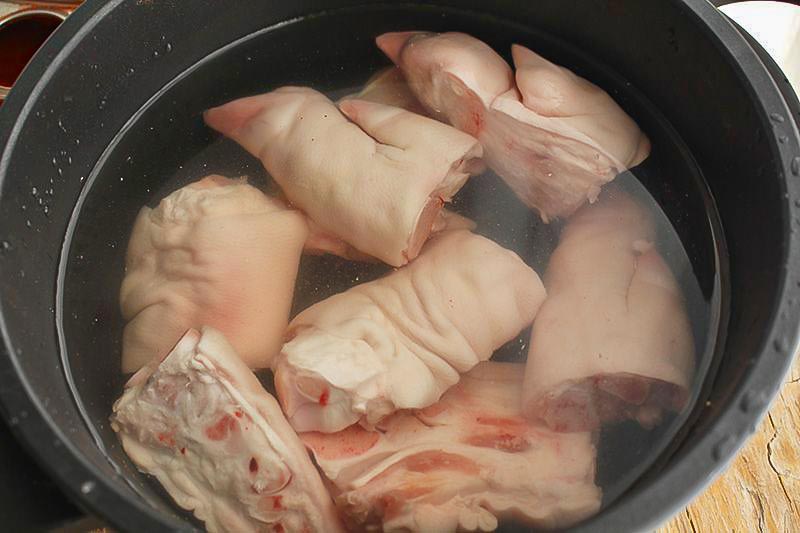 cocinar manitas de cerdo - Manitas de cerdo en salsa (receta tradicional de la abuela)