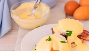 como hacer huevos benedictinos con salsa holandesa