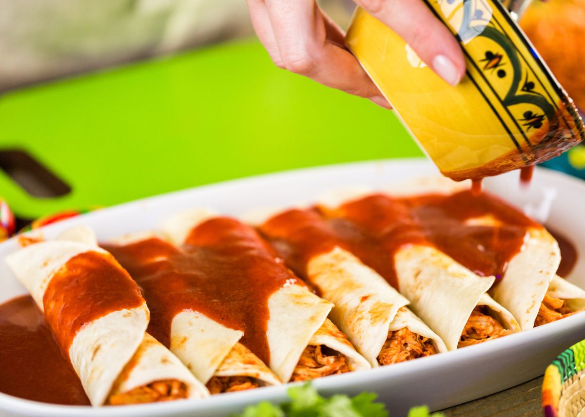 Enchiladas De Pollo En Salsa 1 - Enchiladas, El Plato Mexicano Que Conquistará Tu Paladar (Y Corazón)