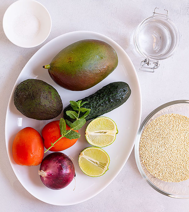 ingredientes ensalada de atún arcoíris con salsa de mango