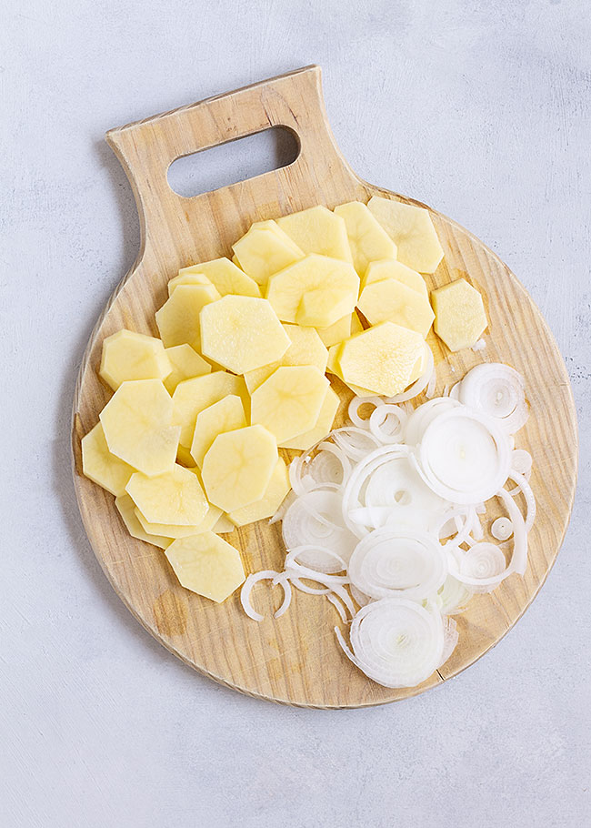 patatas y cebolleta fresca