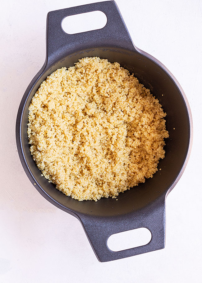 Quinoa - Ensalada Templada De Coles De Bruselas Con Quinoa, Nueces Y Arándanos