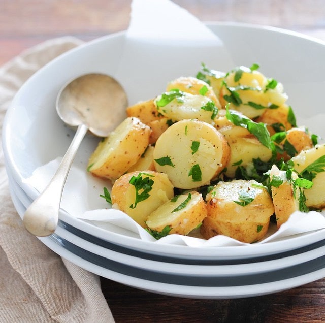 Patatas asadas al microondas, ¡fáciles y deliciosas! | PequeRecetas