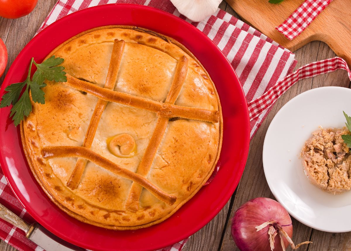 Empanada de atún casera (receta rápida y fácil)